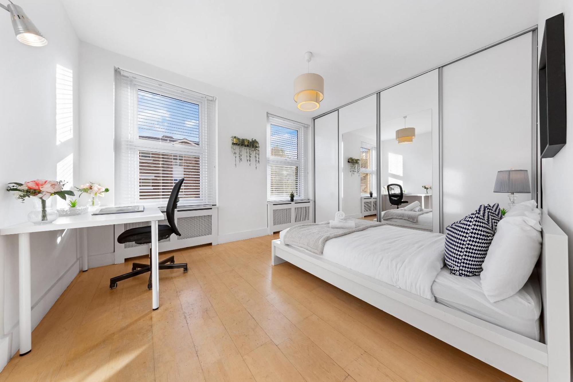 Luxury 4-Bedroom Modern Flat In Central London Steps From Station, Sleeps 9 In Style! Luaran gambar