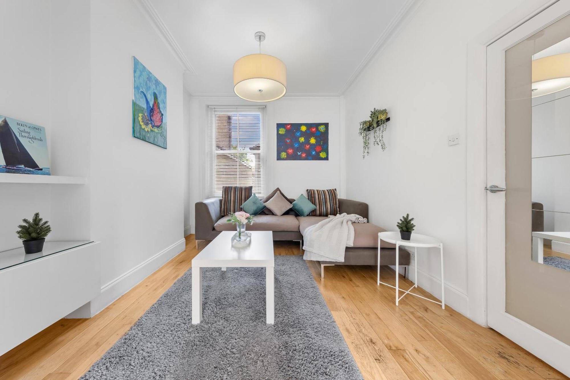 Luxury 4-Bedroom Modern Flat In Central London Steps From Station, Sleeps 9 In Style! Luaran gambar