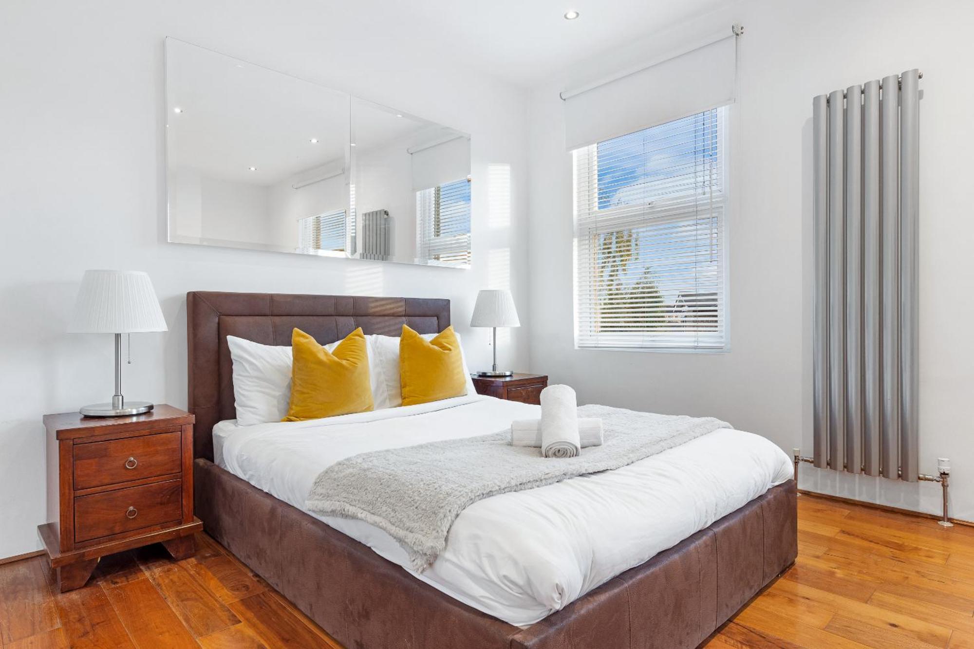 Luxury 4-Bedroom Modern Flat In Central London Steps From Station, Sleeps 9 In Style! Luaran gambar