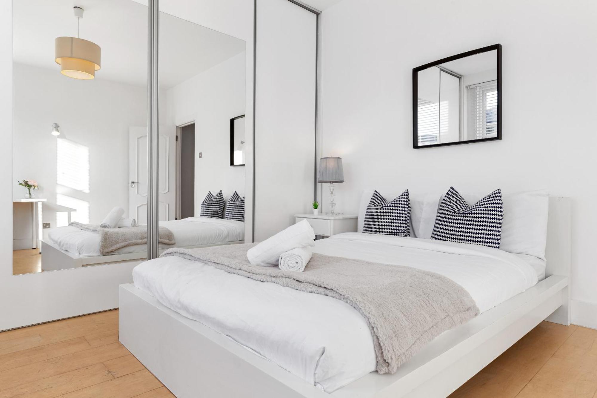 Luxury 4-Bedroom Modern Flat In Central London Steps From Station, Sleeps 9 In Style! Luaran gambar