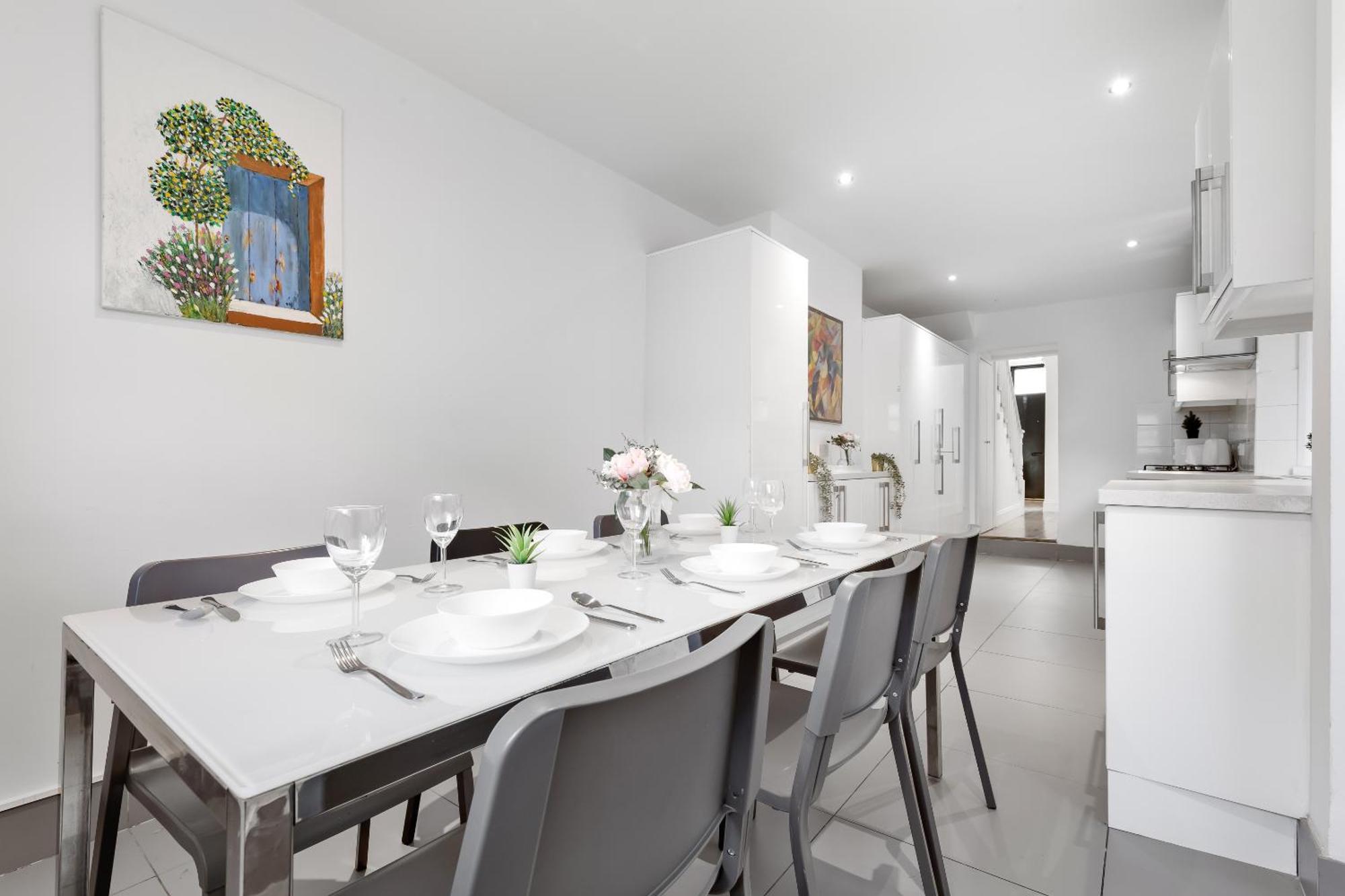 Luxury 4-Bedroom Modern Flat In Central London Steps From Station, Sleeps 9 In Style! Luaran gambar