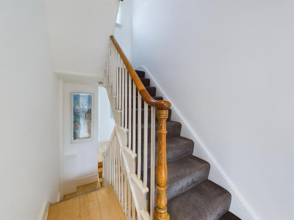 Luxury 4-Bedroom Modern Flat In Central London Steps From Station, Sleeps 9 In Style! Bilik gambar