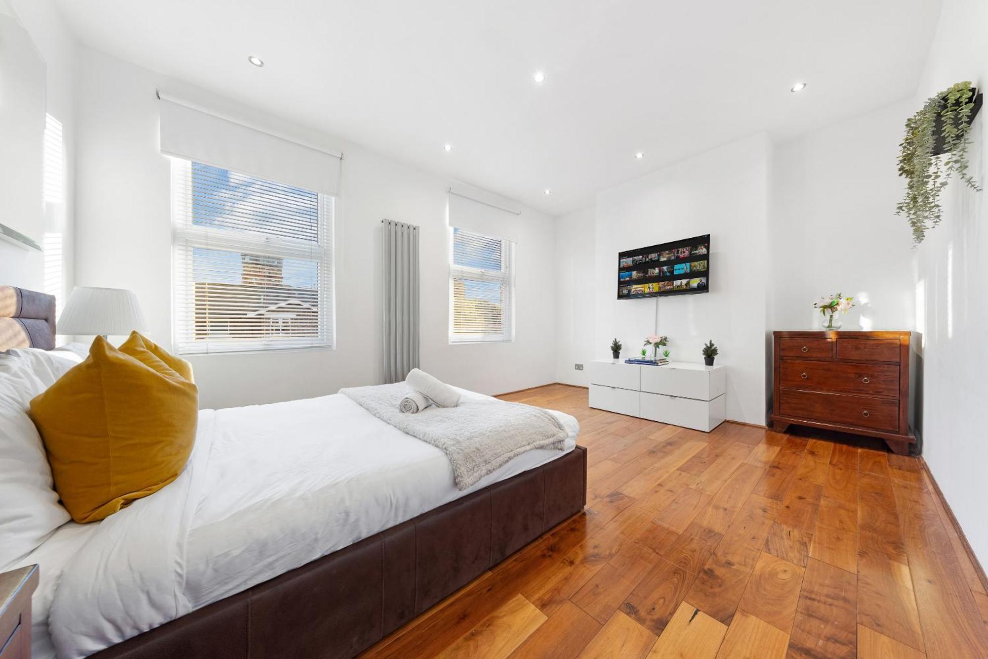 Luxury 4-Bedroom Modern Flat In Central London Steps From Station, Sleeps 9 In Style! Luaran gambar