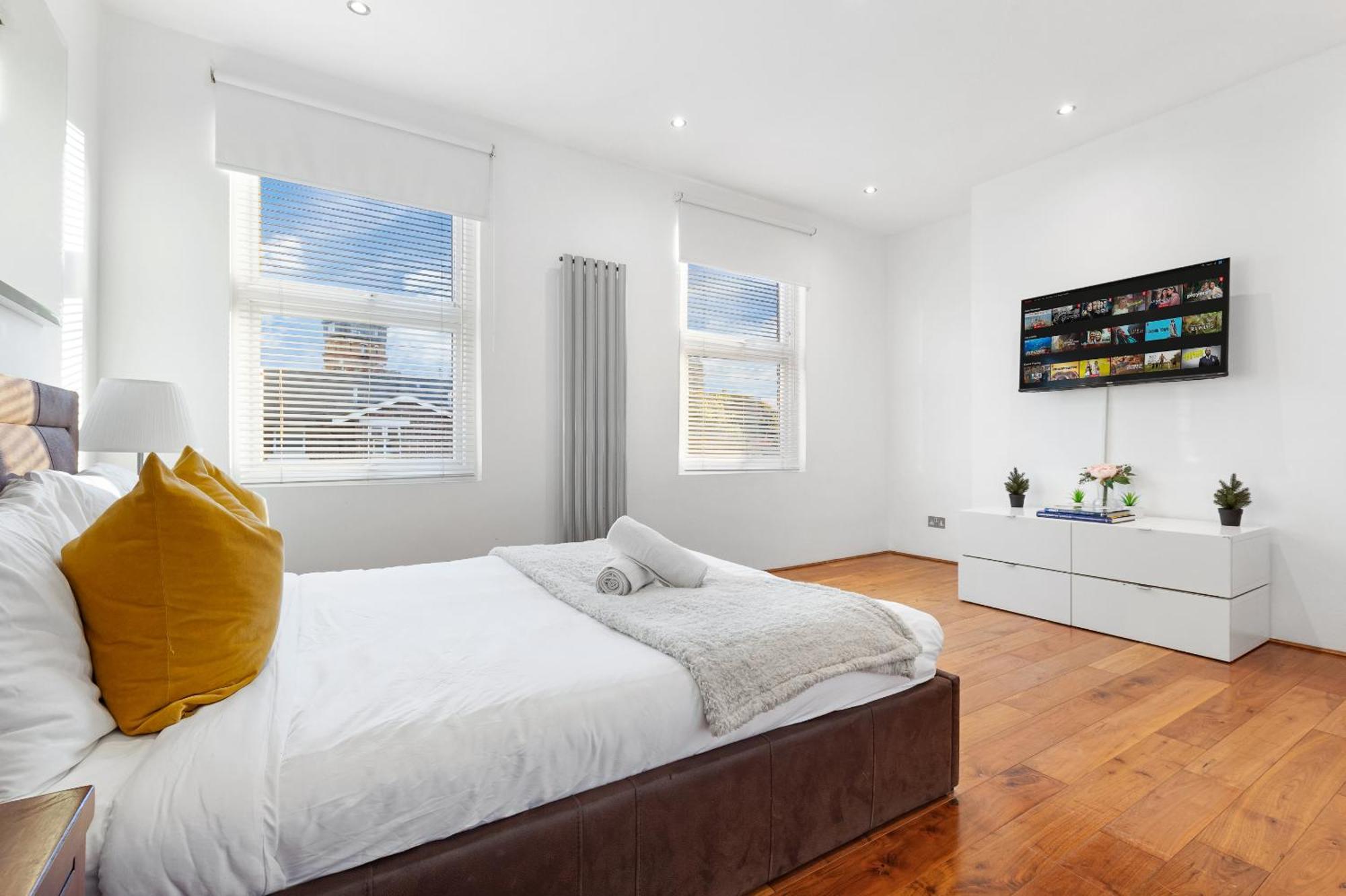 Luxury 4-Bedroom Modern Flat In Central London Steps From Station, Sleeps 9 In Style! Luaran gambar