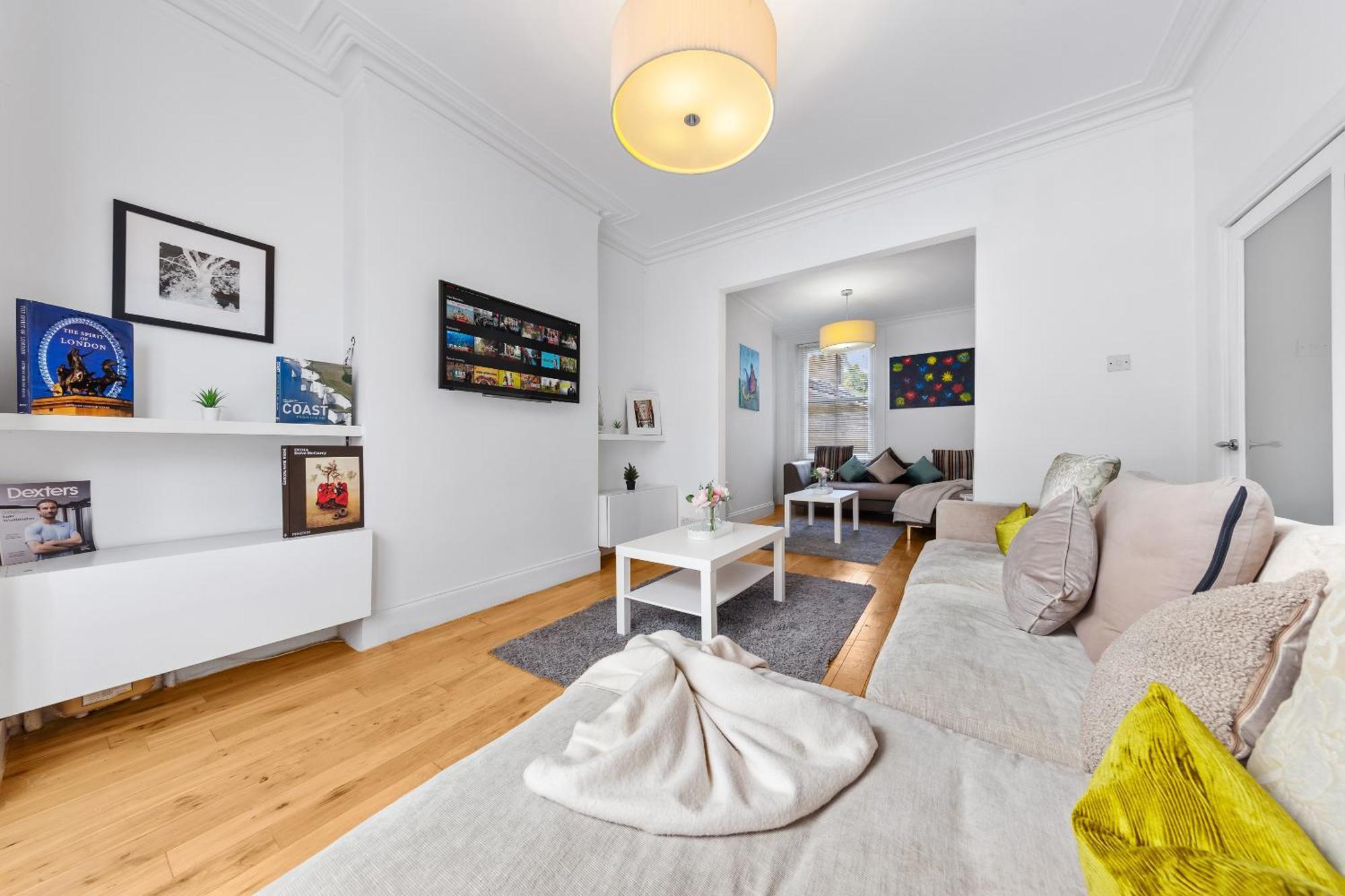 Luxury 4-Bedroom Modern Flat In Central London Steps From Station, Sleeps 9 In Style! Luaran gambar