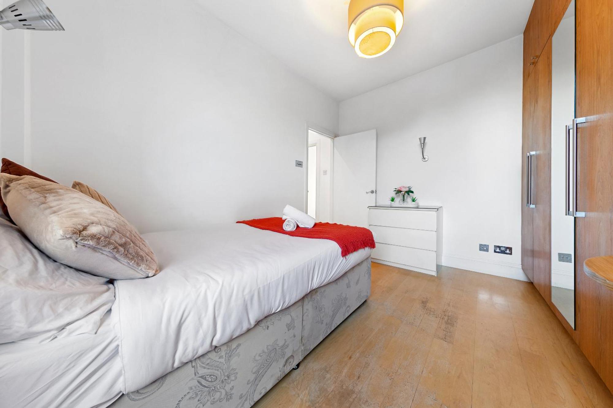 Luxury 4-Bedroom Modern Flat In Central London Steps From Station, Sleeps 9 In Style! Luaran gambar