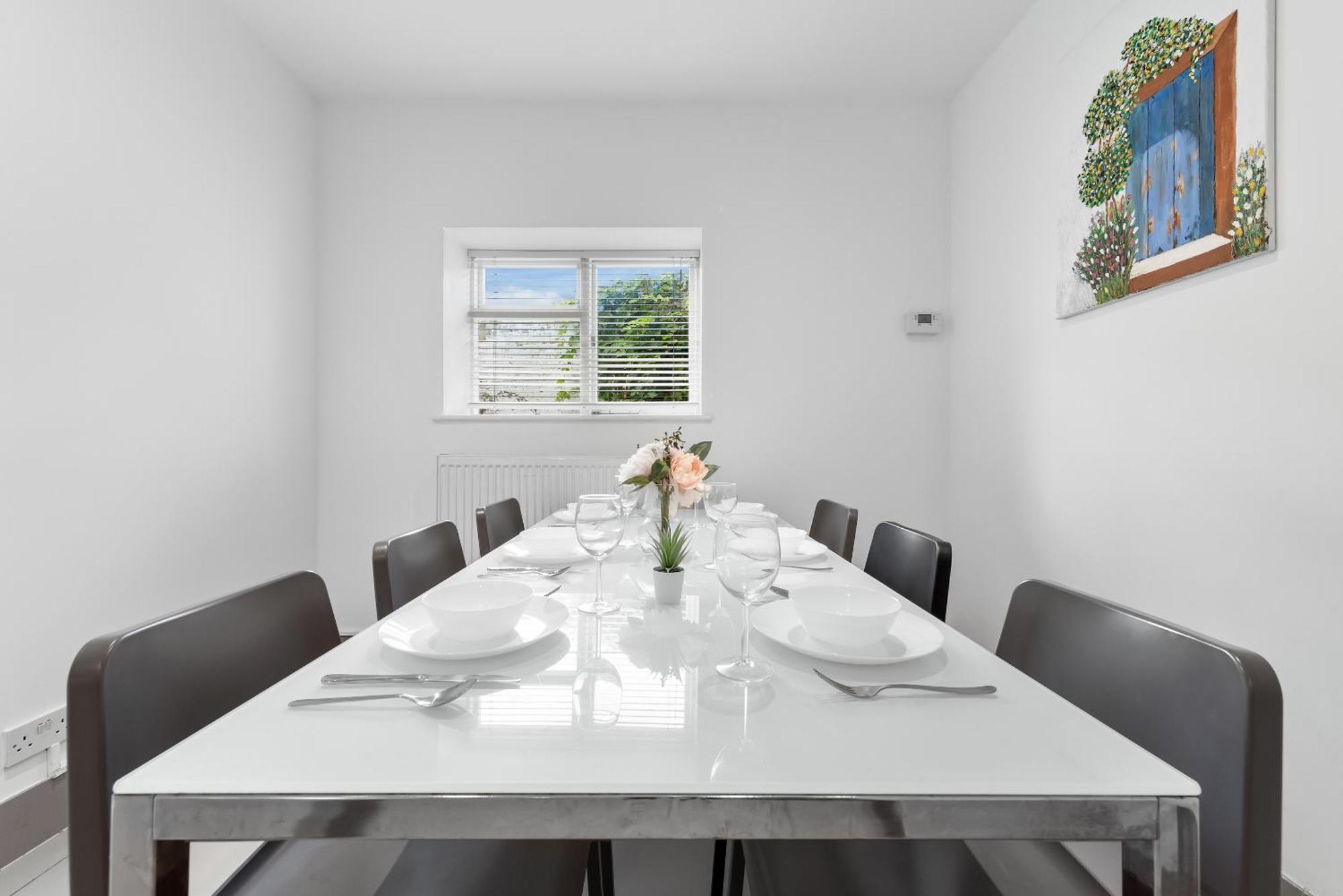 Luxury 4-Bedroom Modern Flat In Central London Steps From Station, Sleeps 9 In Style! Luaran gambar