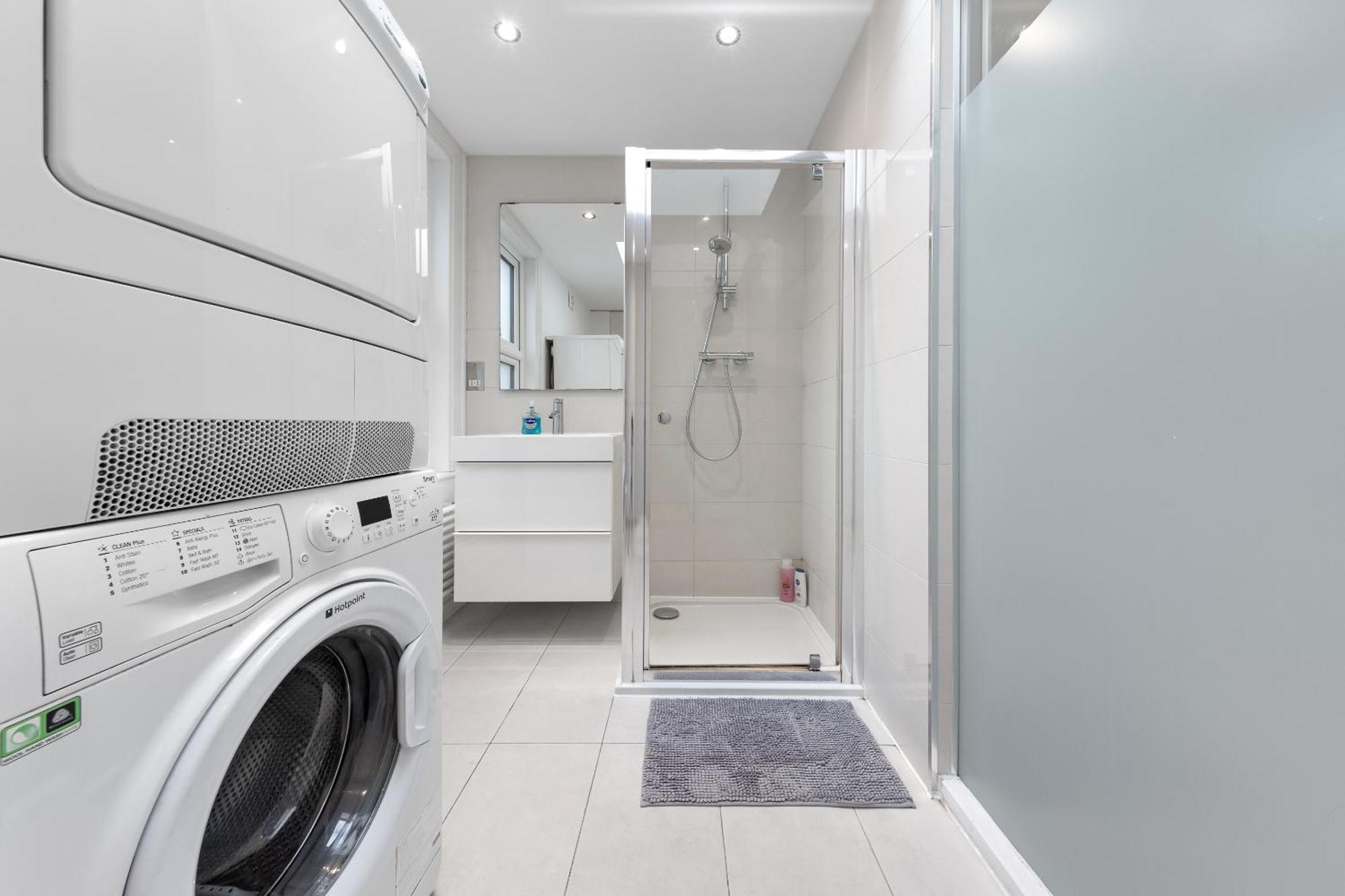 Luxury 4-Bedroom Modern Flat In Central London Steps From Station, Sleeps 9 In Style! Luaran gambar