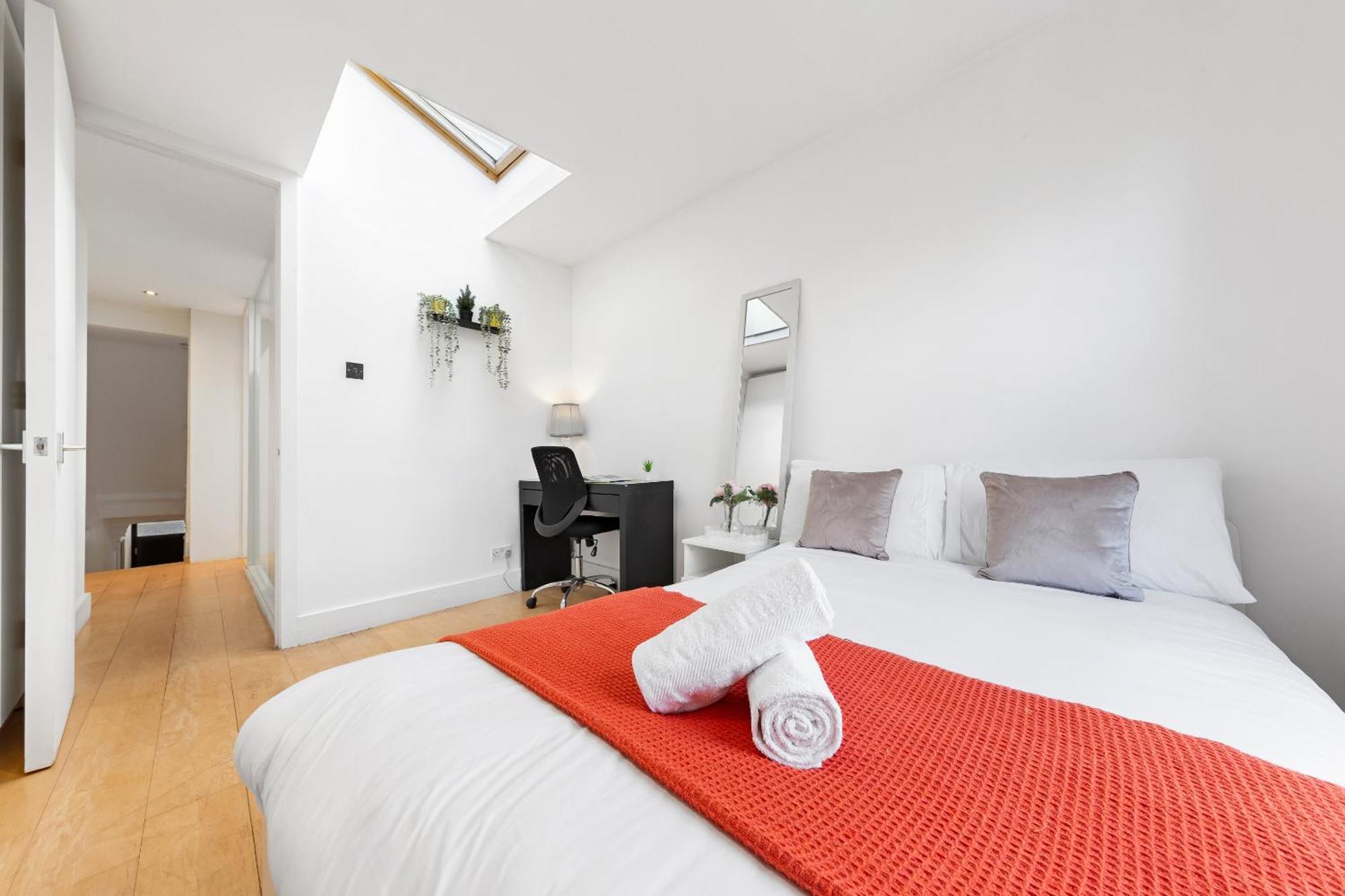 Luxury 4-Bedroom Modern Flat In Central London Steps From Station, Sleeps 9 In Style! Luaran gambar