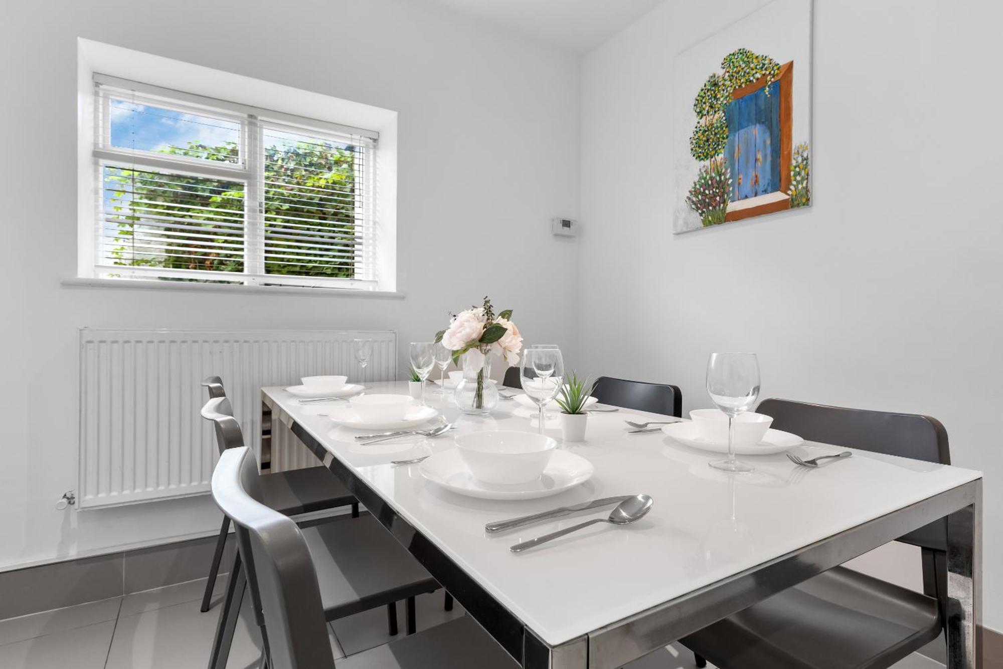 Luxury 4-Bedroom Modern Flat In Central London Steps From Station, Sleeps 9 In Style! Luaran gambar